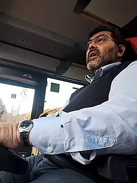 necroforo (M mature) - Doccia e gioco con dildo a casa