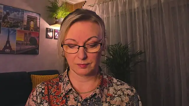 vanessa_chat - Vanessa_chat's free webcam - UK Sex Cams