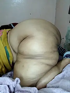 Webcam Model (iamSunflower900)  is live.Free join now!