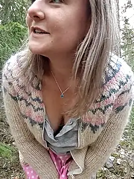 SwedishJennifer live cam profile