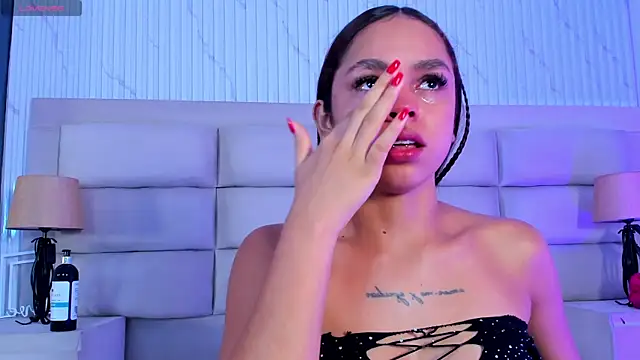 carolinefyre - CarolineFyre's free webcam - UK Sex Cams