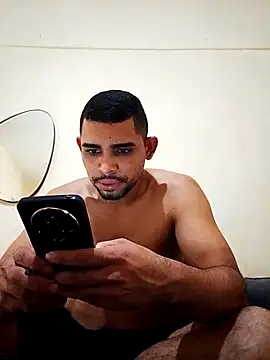 hugoafricano - Hugoafricano's free webcam - UK Sex Cams