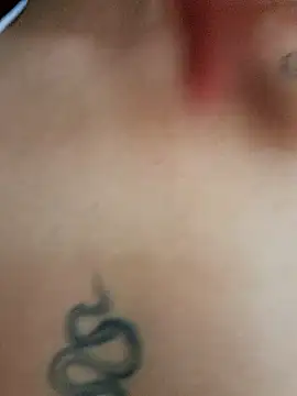 Webcam Model (Layla_em) is live