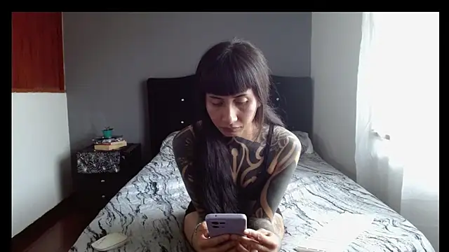 emilia_1995 - Emilia_1995's free webcam - UK Sex Cams