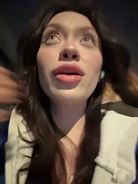 citylynx (F young) - Take off panties + massage pussy lips