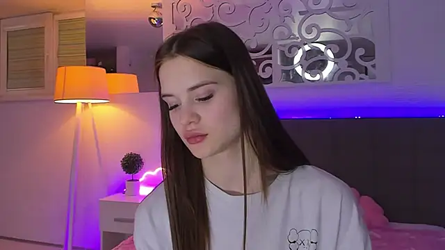 luisaclover - LuisaClover's free webcam - UK Sex Cams