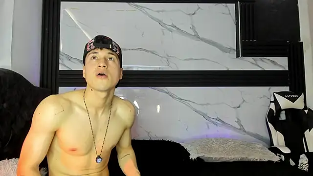 thiagoferrero_hot (M young) - 🍆💦I take my cum out in public🍆💦