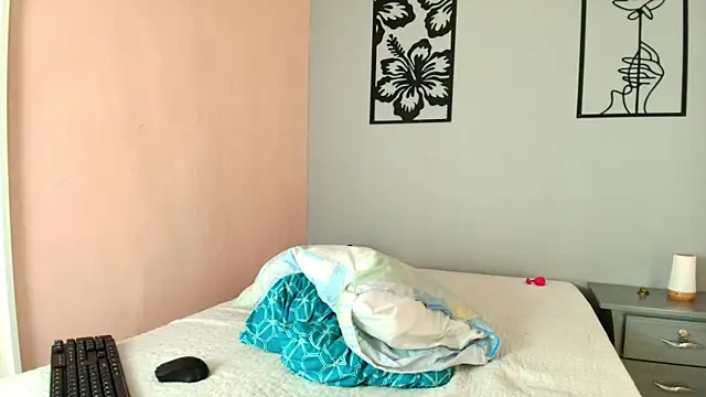 lorensgill (F milf) - Touch clit