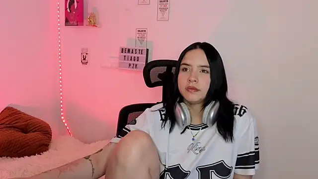 emily_lindey - Emily_Lindey's free webcam - UK Sex Cams