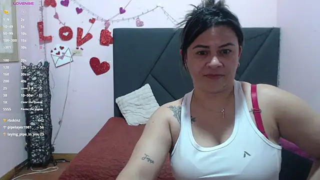 pamela_echeverria - Pamela_echeverria's free webcam - UK Sex Cams