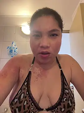 whitewomen_2 - WHITEWOMEN_2's free webcam - UK Sex Cams