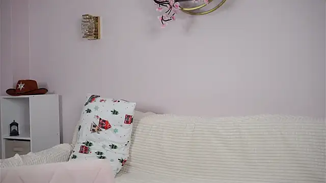 sunnivacovil (F teen) - 💕Tease with my top and tities💕