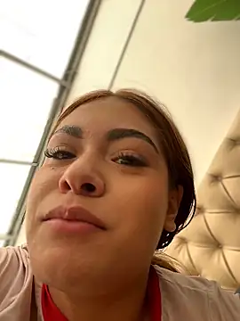 MayaMoanXXX live sex cam