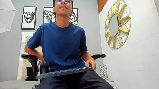 adams_bobby (M twink) - cum show 🍆💦