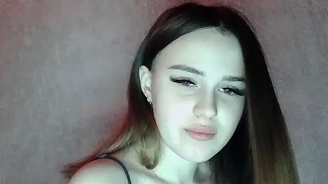 sweetloraa - SweetLoraa's free webcam - UK Sex Cams