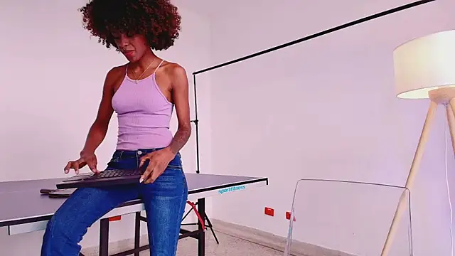 naomiclay (F young) - Ride dildo on the ping pong table