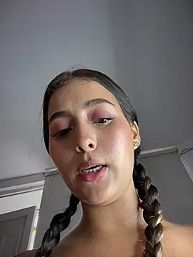 valeria-escobar (F teen) - FUCK MY PUSSY IN DOGGY STYLE😈🔥