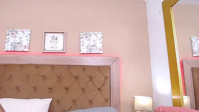 CristalLoren live cam profile