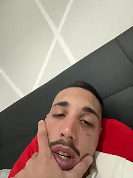 piccolo2002's live cam