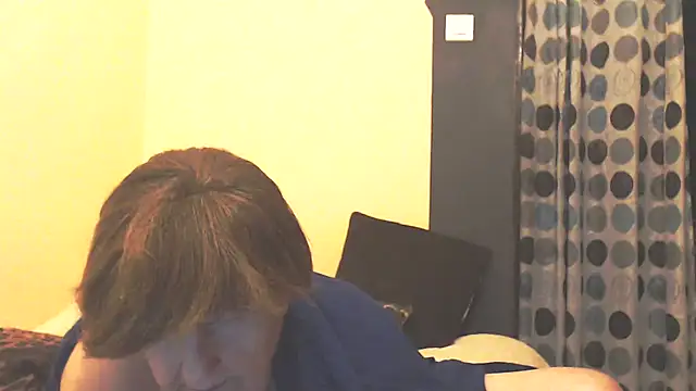 mioritahard - MioritaHard's free webcam - UK Sex Cams