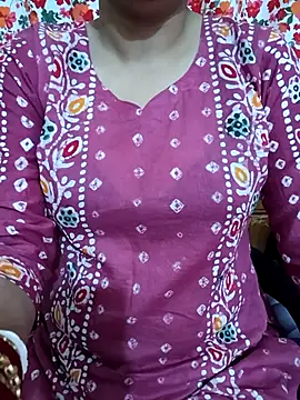 Webcam Model (Priya_Boudi)  is live.Free join now!