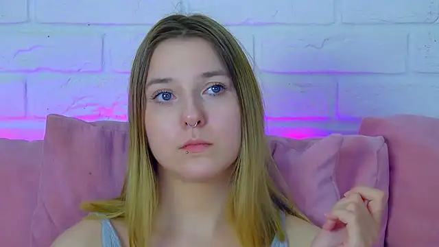 tinnaburton - TinnaBurton's free webcam