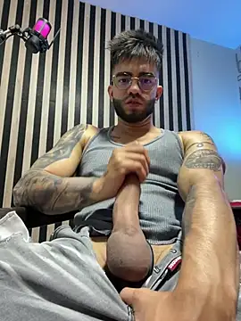 king_draven3 (M young) - Stroking bigcock and jerking faster