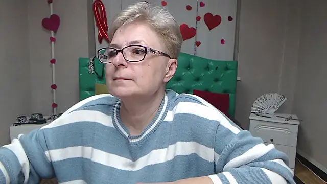 EmiliaGree live sex cam