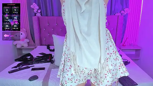 nayla-mouna - Nayla-Mouna's free webcam - UK Sex Cams