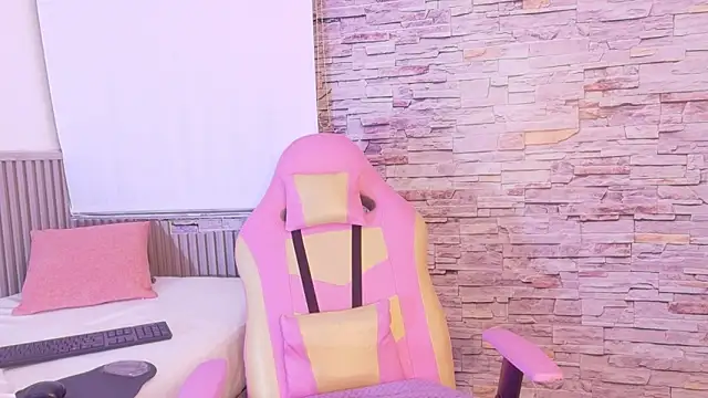 liz_monserrat_1 (F young) - Bounce tits + oil