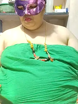 tamilthanushri (F milf) - Ass flash