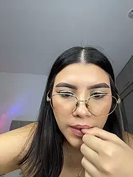 julieta_hornyx - Julieta_Hornyx's free webcam - UK Sex Cams