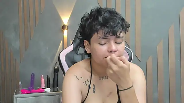 nikievanz - NikiEvanz's free webcam - UK Sex Cams