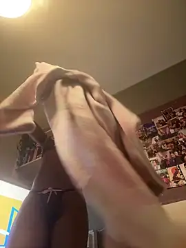 Webcam Model (Halligirl)  is live.Free join now!