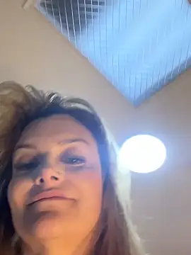 Taniabonet live sex cam