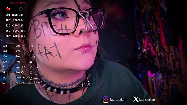 laura_takint (F young) - Bite on tits