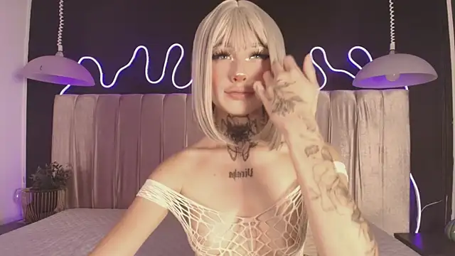 zhally_dee (F teen) - all naked in doggy and oil