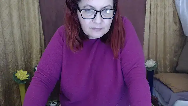 PlayfullMature live sex cam