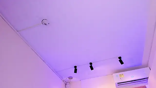 nahimithompson - NahimiThompson's free webcam - UK Sex Cams