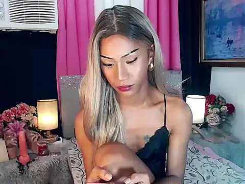 tarah_mc_actressex (T teen) - I want to feel your love and support