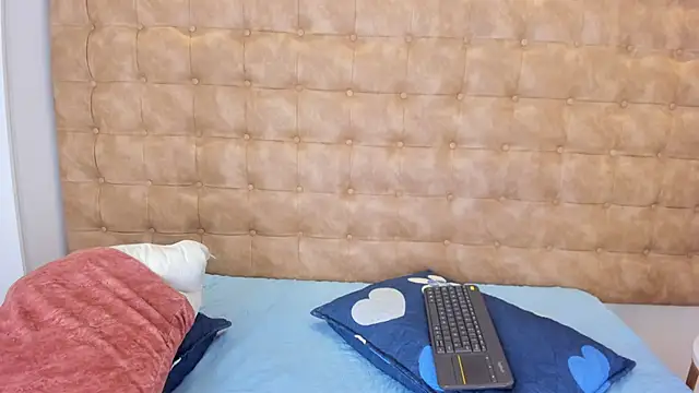 violet_giraldo - Violet_giraldo's free webcam - UK Sex Cams