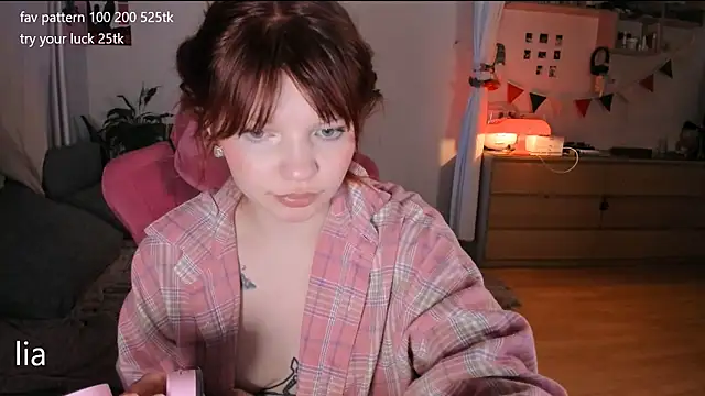 lil_lia - Lil_lia's free webcam - UK Sex Cams