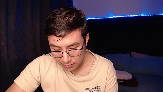 andrewmhilton_ live sex cam