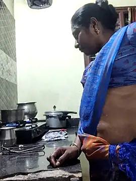 yamini1431 live sex cam