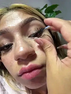 isabella18_pink (F teen) - SHOW BOOBS