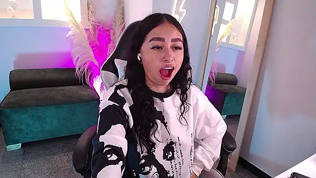 vallolett - Vallolett's free webcam - UK Sex Cams