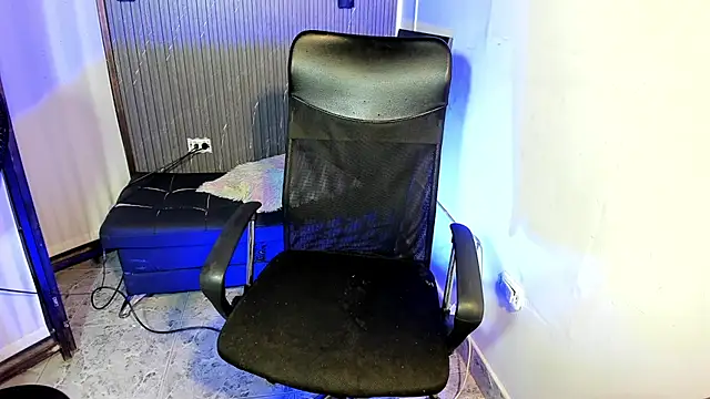 charlotteking8 - CharlotteKing8's free webcam - UK Sex Cams