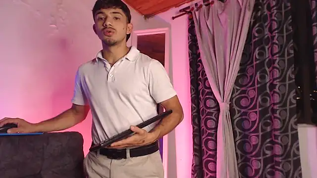 arturocardona_ - ArturoCardona_'s free webcam - UK Sex Cams