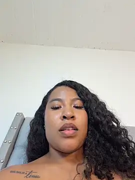 izzybelmonth12 - Izzybelmonth12's free webcam - UK Sex Cams