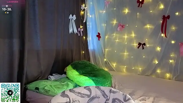 vincenzagarigliano (F young) - WATER SHOW ON MY BOOBS